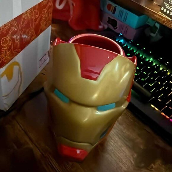 Scentsy Marvel Ironman Warmer - See Pics! Offers welcome! - Picture 5 of 9
